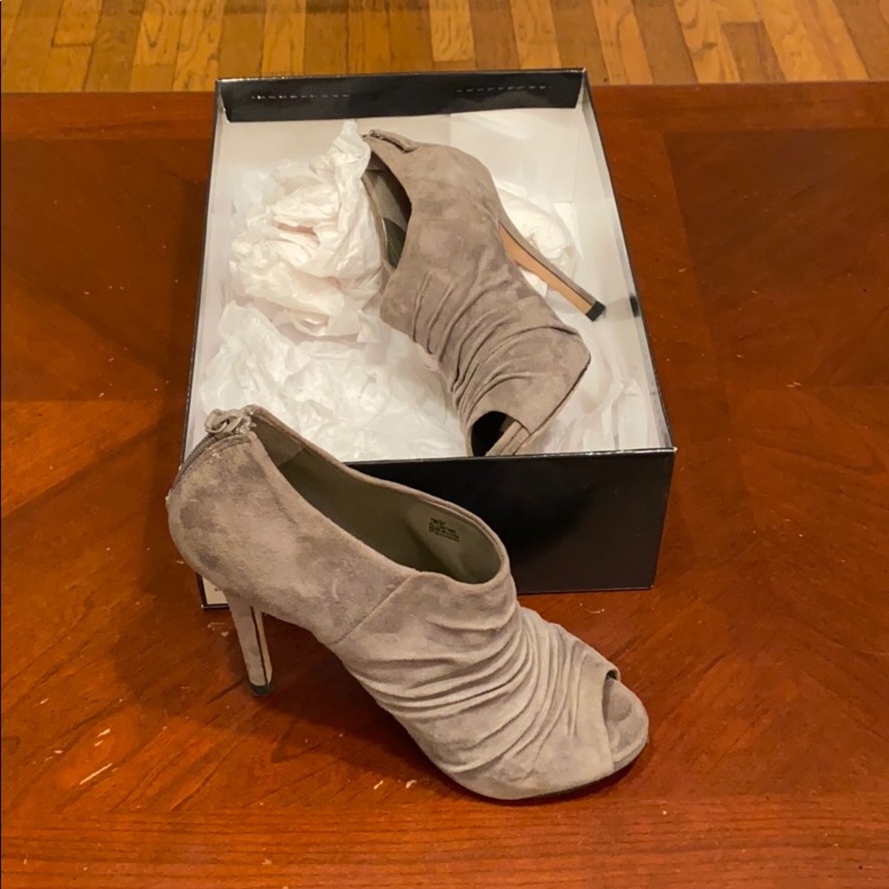 Saks 5th Avenue shoe boots